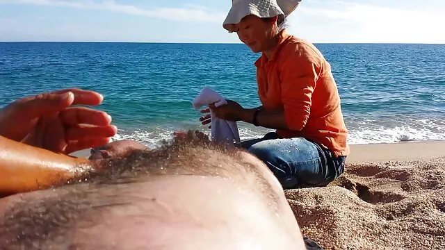 Miễn phí khiêu dâm, không giấy đăng ký  Blowjob trên các bước với một sec dit ba gia cô gái ngoan ngoãn