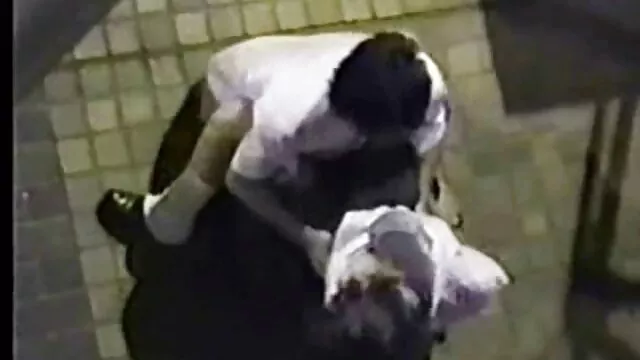 Miễn phí khiêu dâm, không giấy đăng ký  Một mình sec bà già handjob trong hoàn toàn thư giãn
