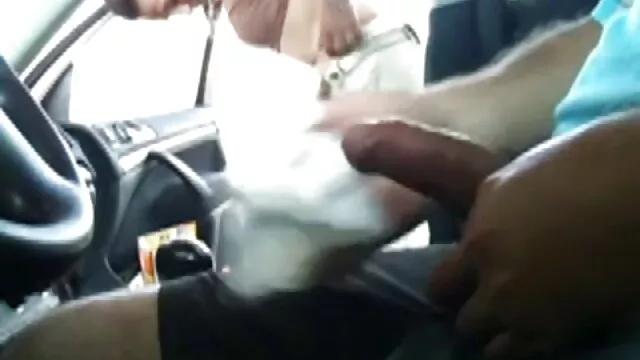 Miễn phí khiêu dâm, không giấy đăng ký  Người sec dit ba gia đẹp rửa xe