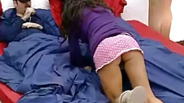 Miễn phí khiêu dâm, không giấy đăng ký  Hãy anh sec may bay ba gia trên ngực lớn brunette