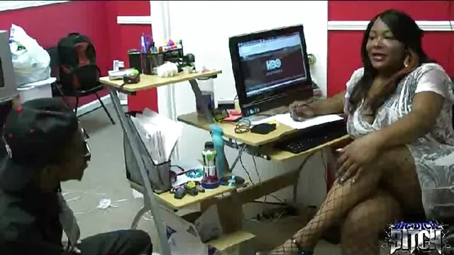 Miễn phí khiêu dâm, không giấy đăng ký  Shmara có phim sec lon ba gia sừng trên bãi biển